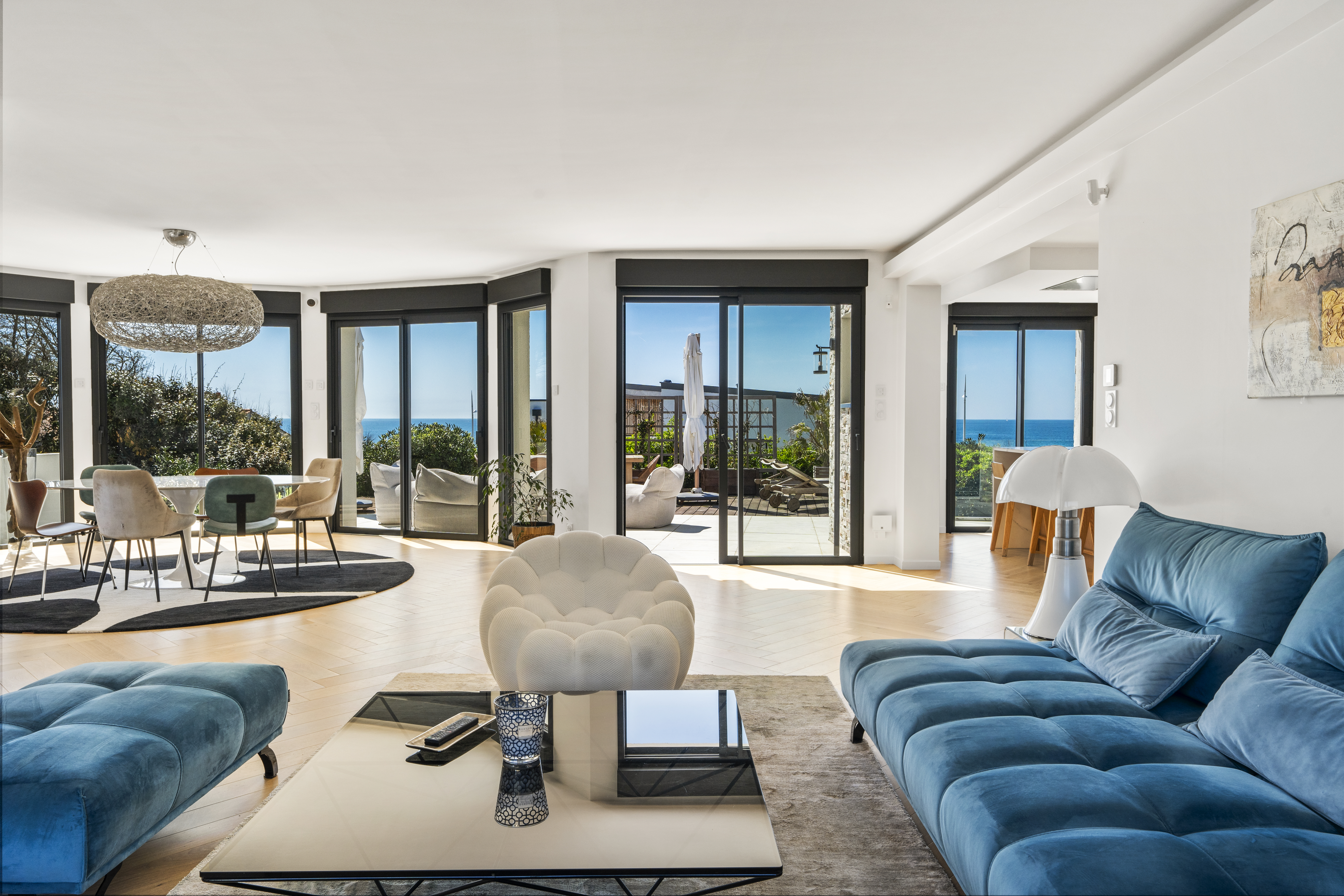 Villa bauloise au crépuscule, vue mer — Kilian Realty